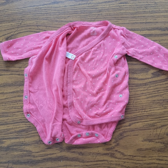 Girl's 9month onesies - Picture 2 of 3